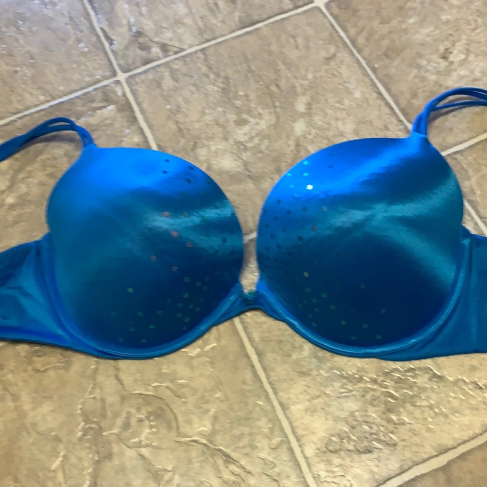 Victoria Secret very sexy push up bra 38D